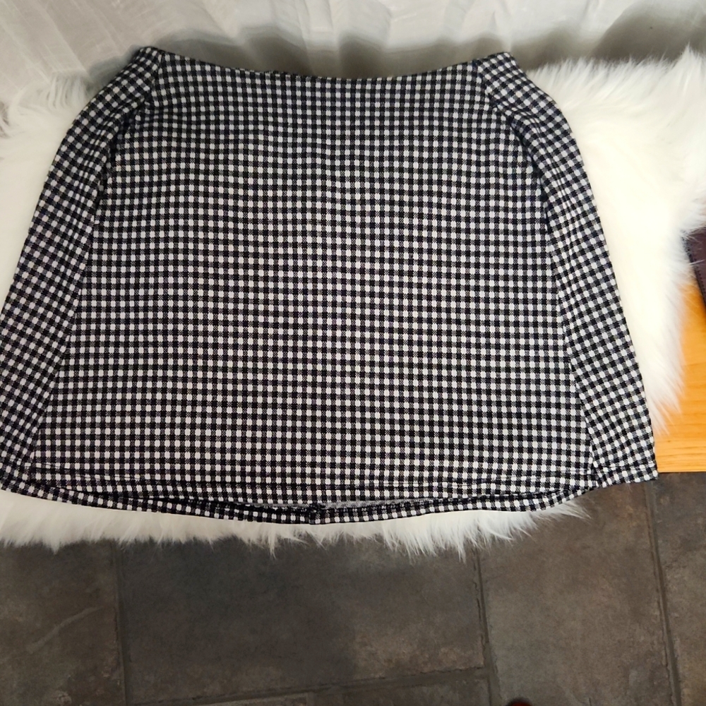 Juniors Houndstooth Skirt